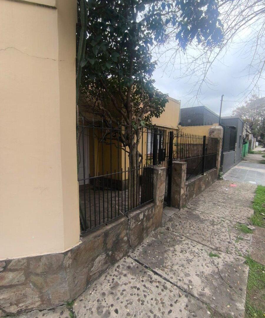 Foto de CASA EN ESQUINA · 3 AMBIENTES · BOULOGNE, SAN ISIDRO, imagen 1