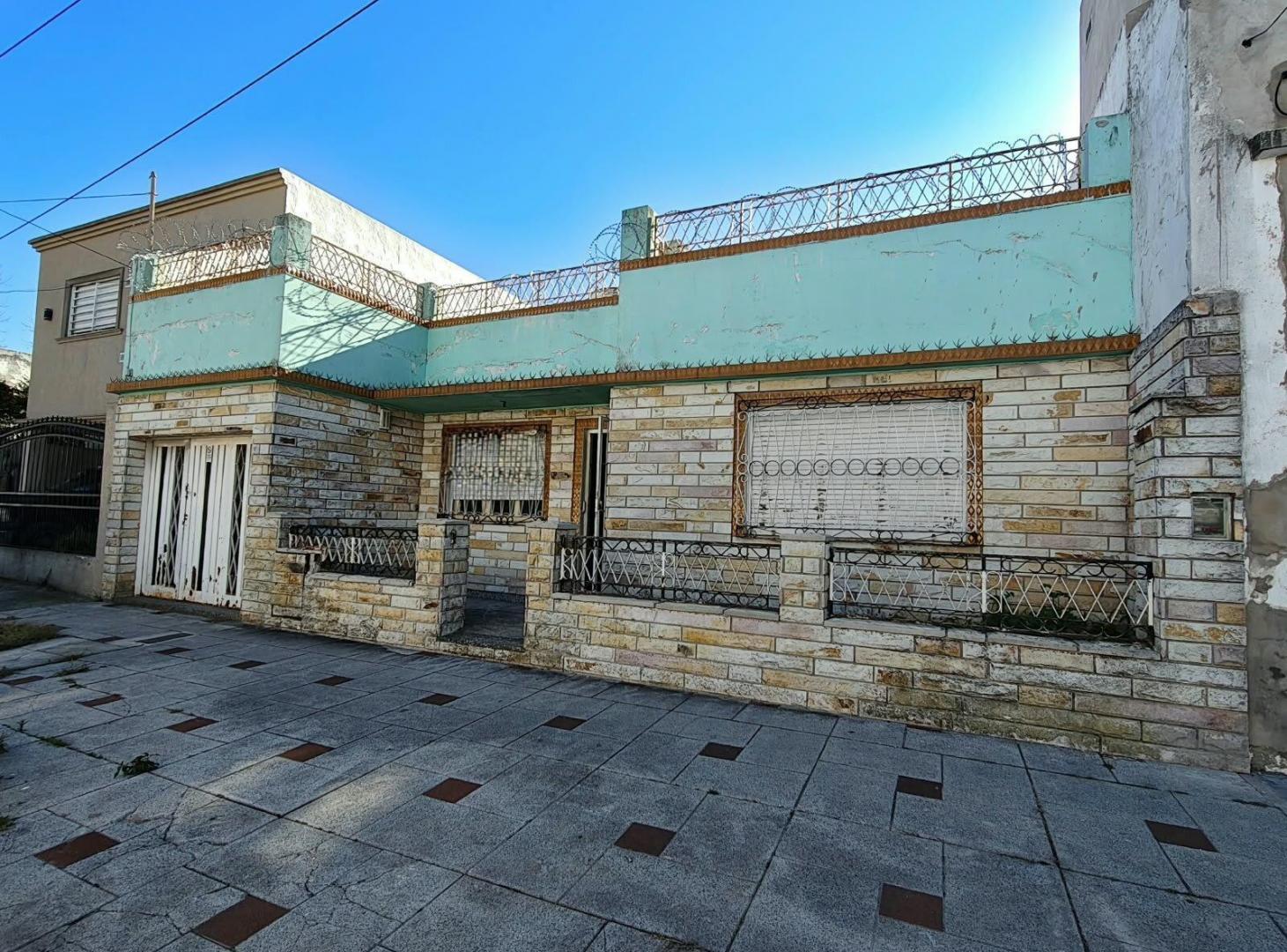 Foto de V. Ballester - Casa en lote propio a reciclar!, imagen 1
