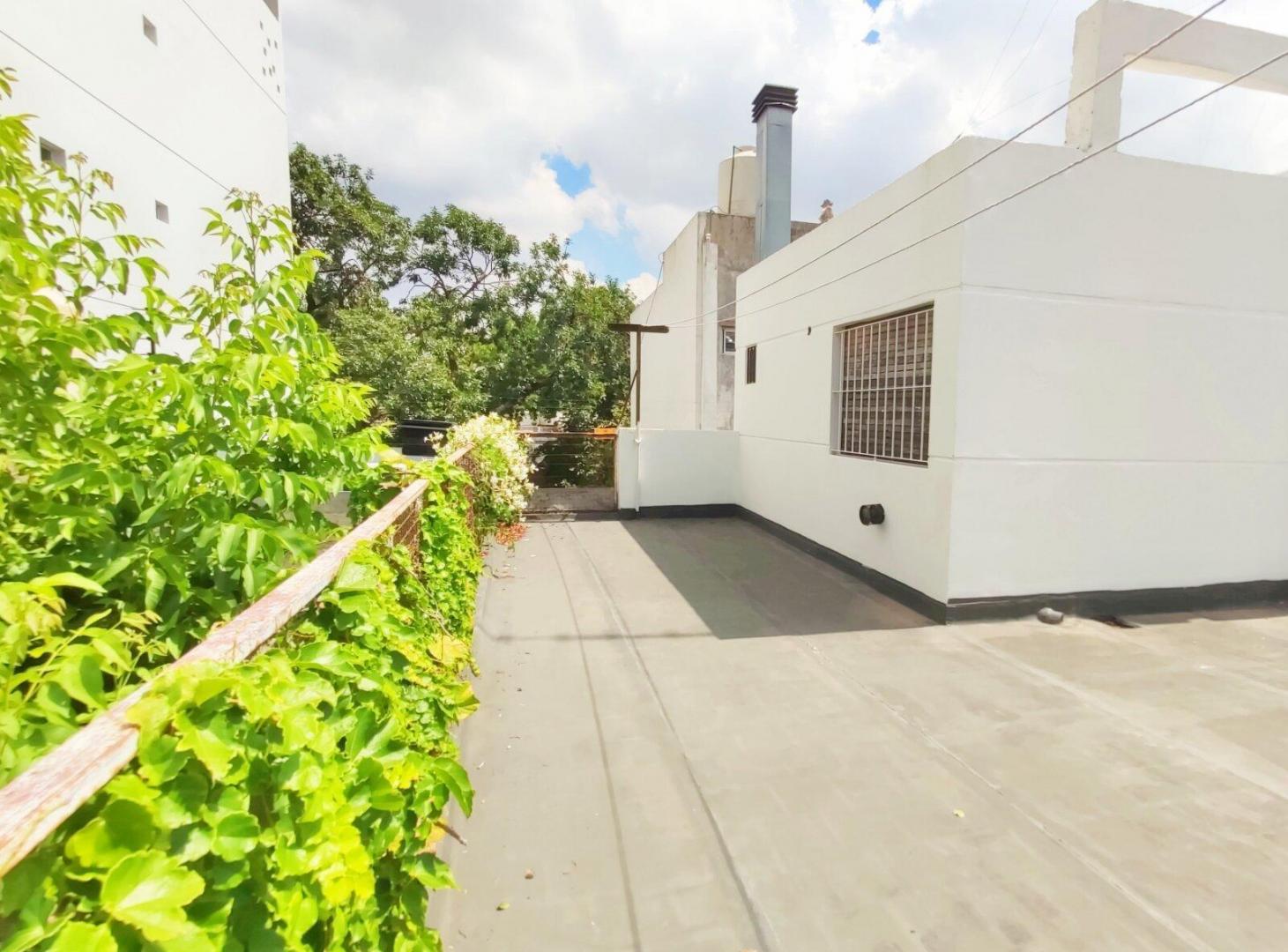 Foto de Casa con Jardín, Garaje, Terraza y Parrilla en Villa del Parque lista, imagen 5