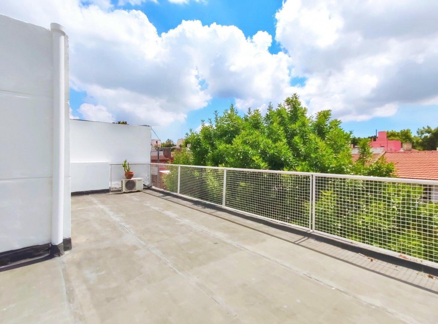 Foto de Casa con Jardín, Garaje, Terraza y Parrilla en Villa del Parque lista, imagen 1