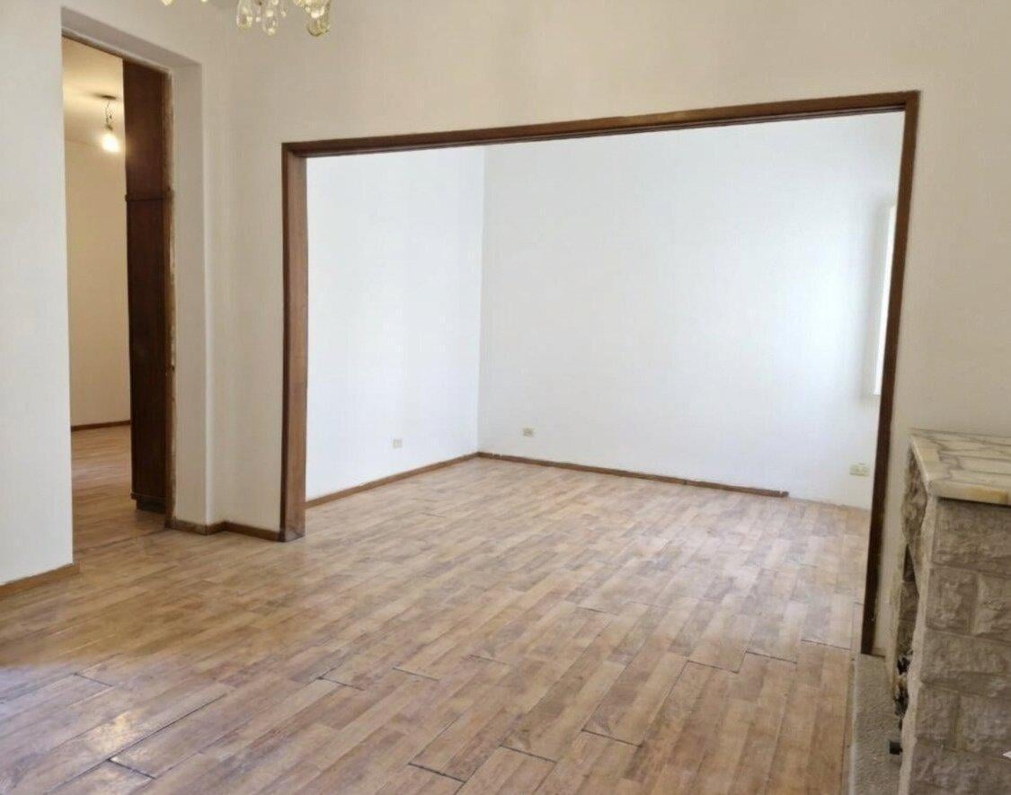 Foto de PH Tres Ambientes, Dos Patios, Terraza Propia, Sin Expensas, Caballito, imagen 2