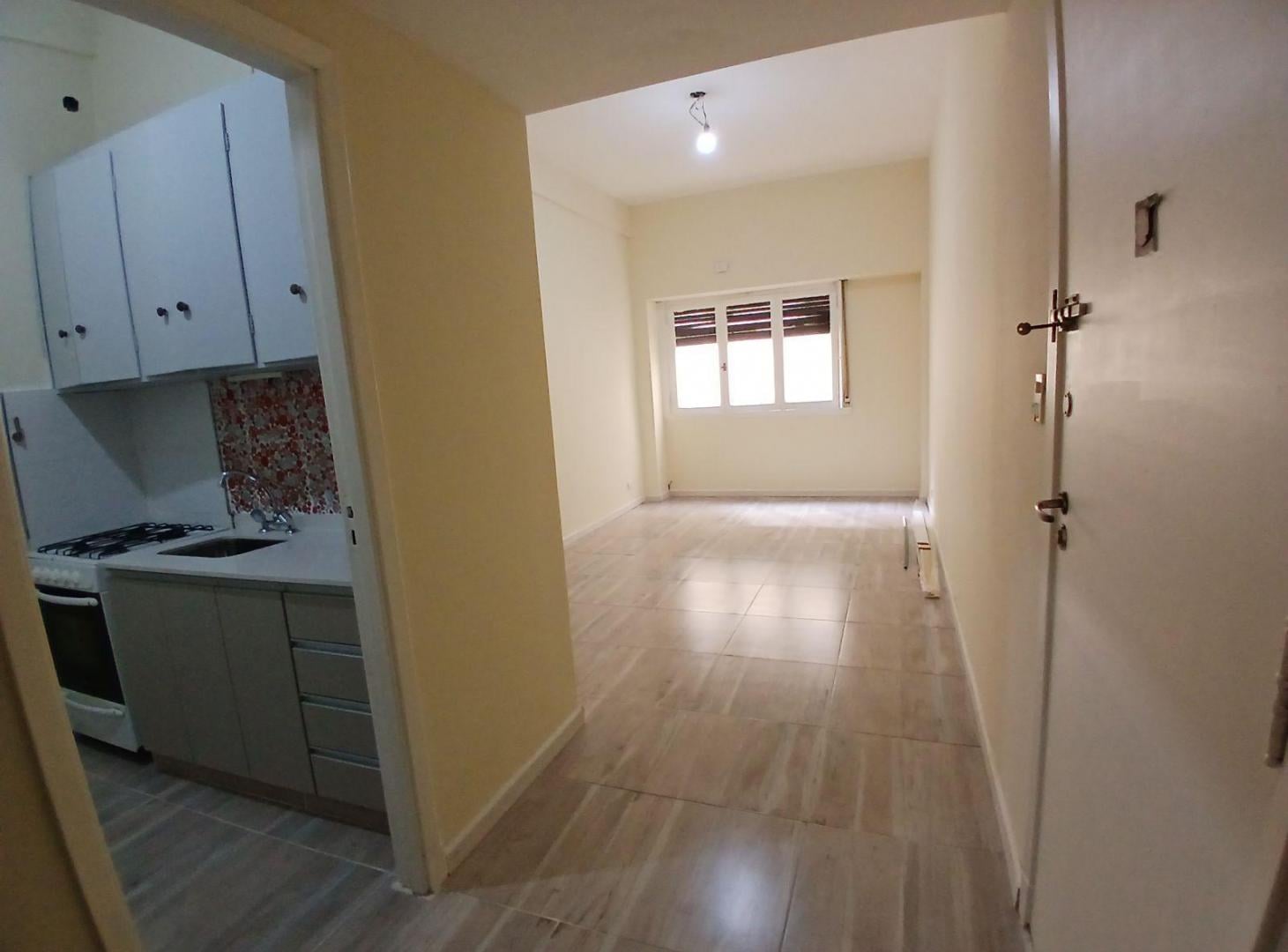 Foto de Barracas - 3 ambientes - Av. Montes de Oca 1400, imagen 4
