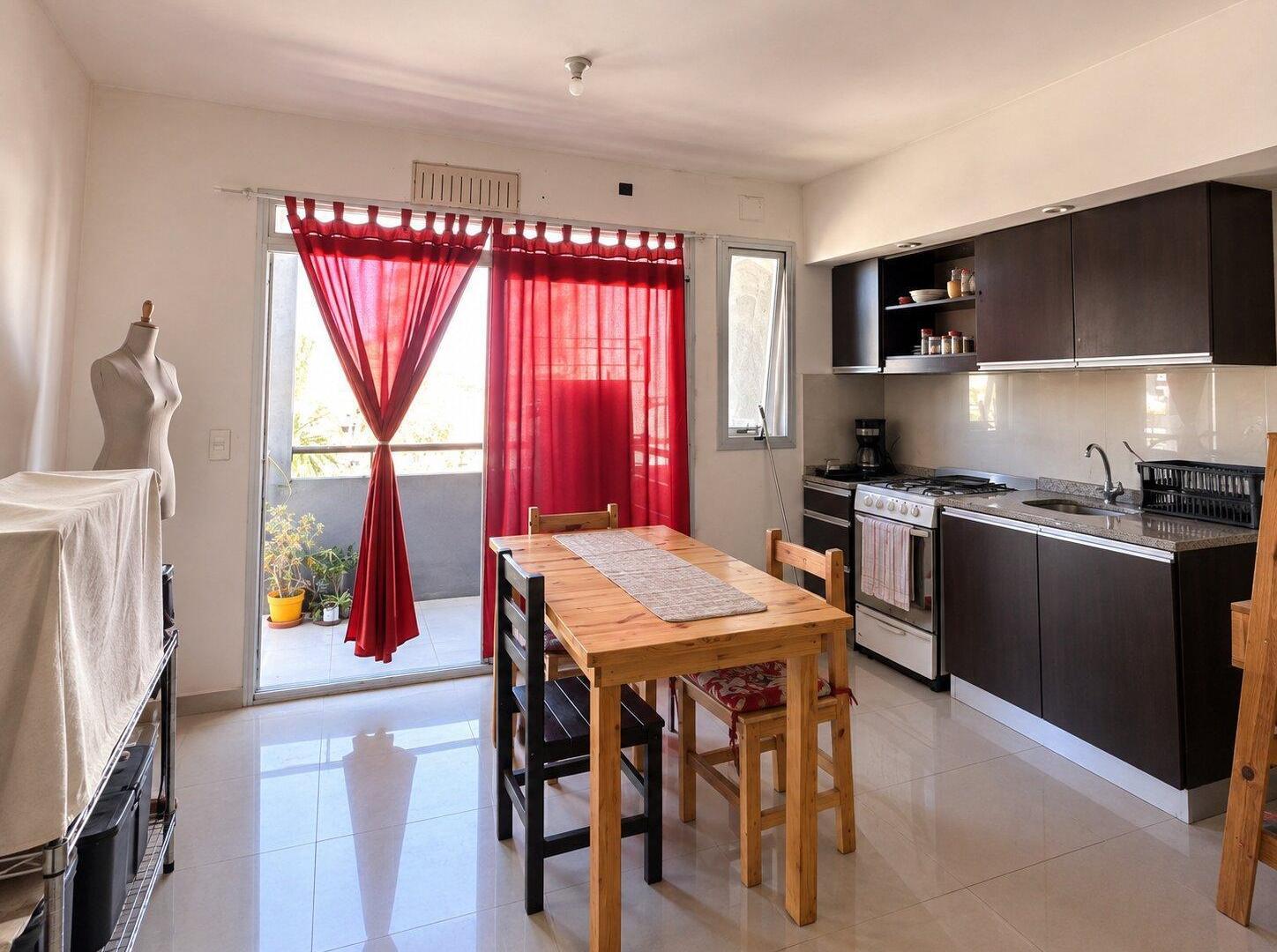 Foto de Excelente MoNOAMBIENTE CON BALCÓN. Terraza y Laundry!, imagen 1