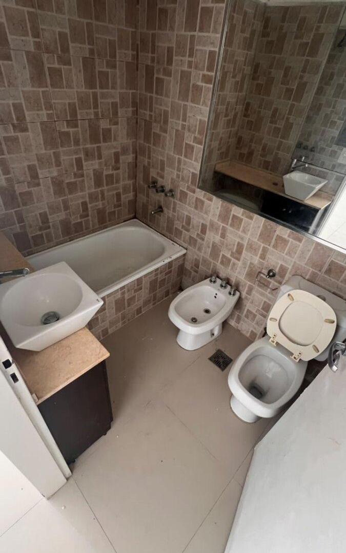 Foto de Excelente MoNOAMBIENTE CON BALCÓN. Terraza y Laundry!, imagen 3