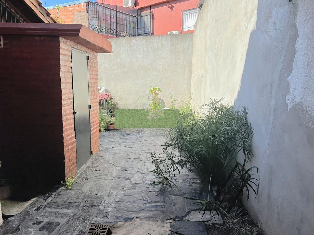 Foto de Casa de 3 dormitorios con Patio y cochera para 2 autos, imagen 2