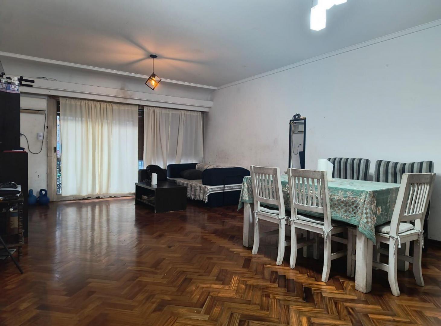 Foto de VENTA!!! Oportunidad * 4 ambtes c/cochera a refaccionar, imagen 4