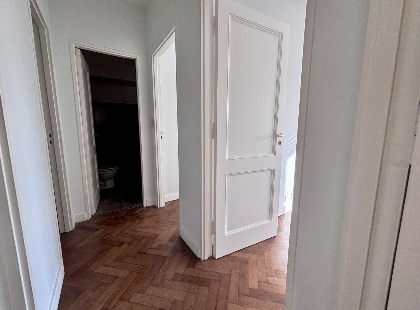 Foto de Excelente semipiso 4 ambientes, muy luminoso.Totalmente reciclado, imagen 4