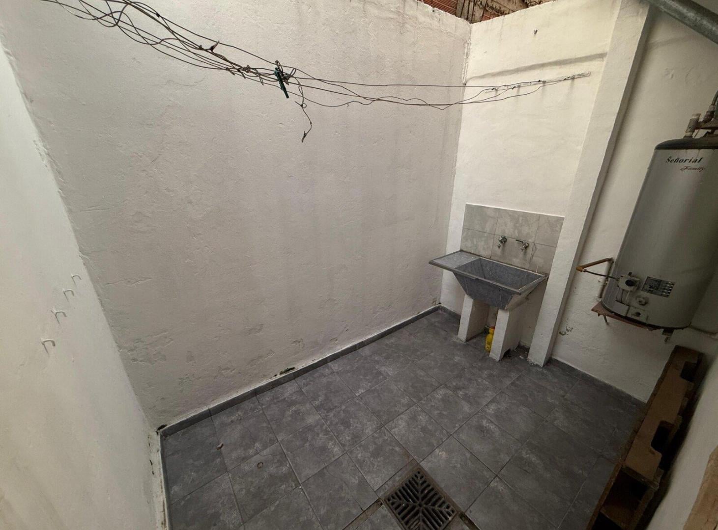 Foto de Venta duplex 3 ambientes en Villa Luzuriaga, imagen 2