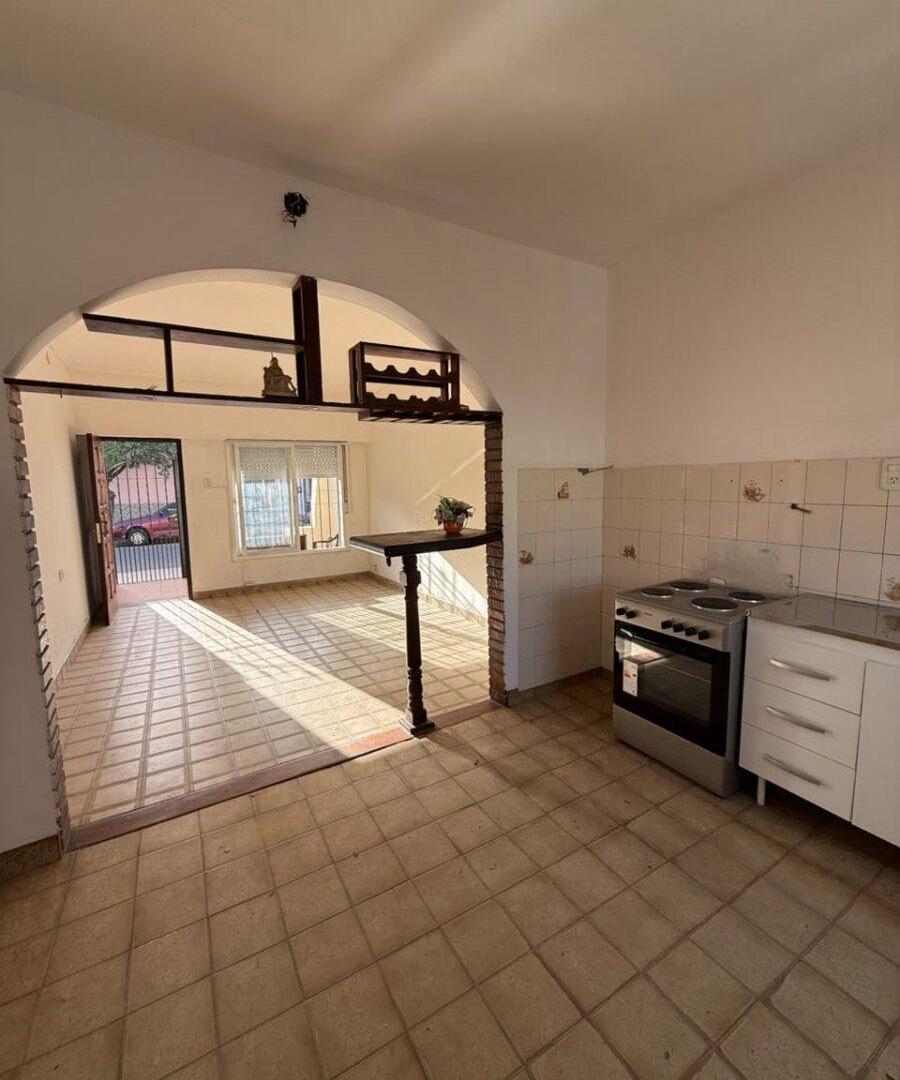 Foto de Venta de Casa 3 Ambientes en Moron Sur, imagen 2