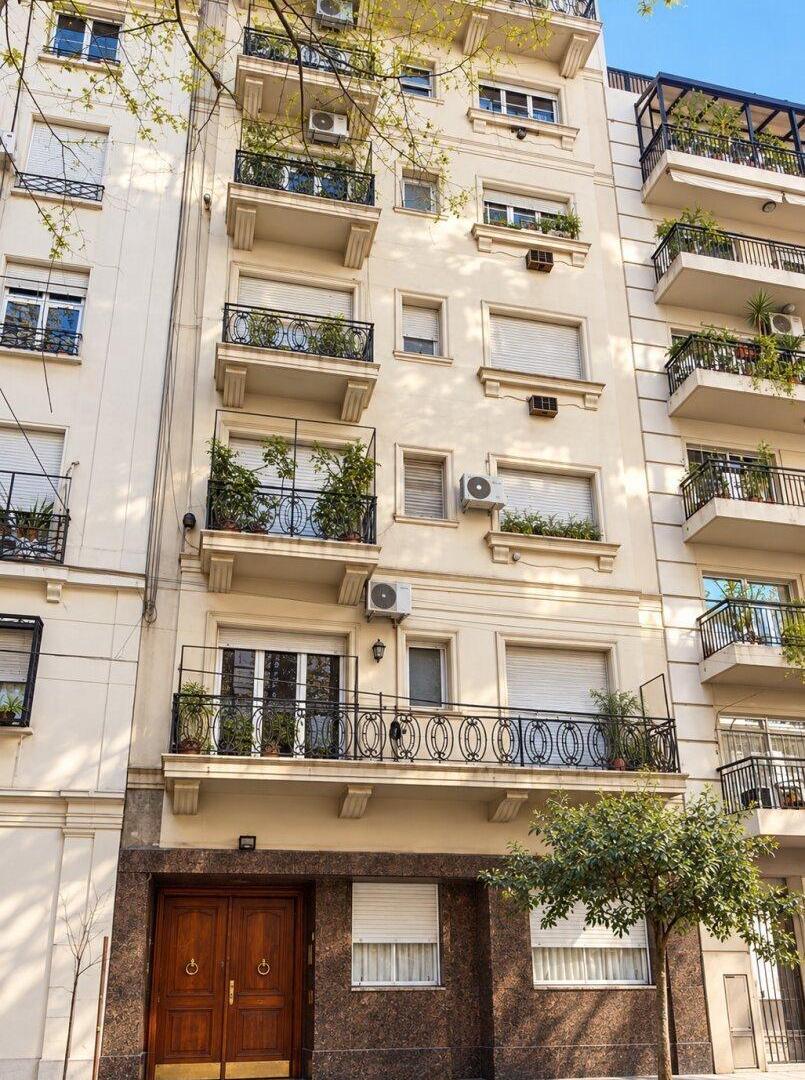 Foto de RECOLETA - LARREA 1300 - SEÑORIAL 4 AMB CON DEP. MUY LUMINOSO - 90m2, imagen 4