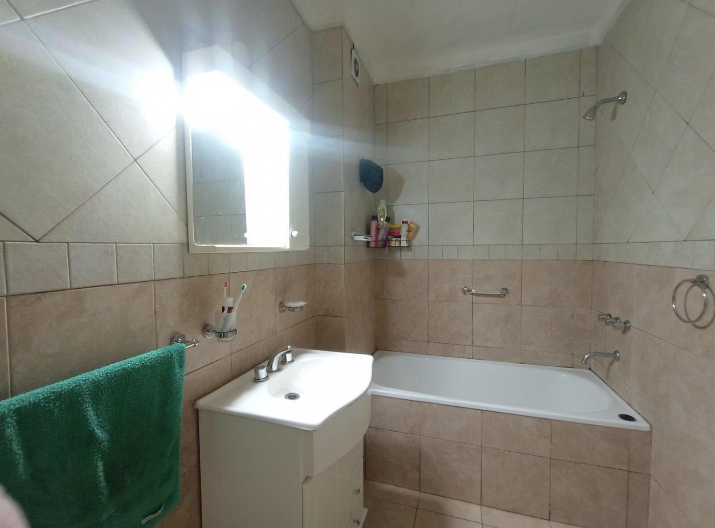 Foto de 2 ambientes con patio y Cochera, Apto crédito, imagen 1