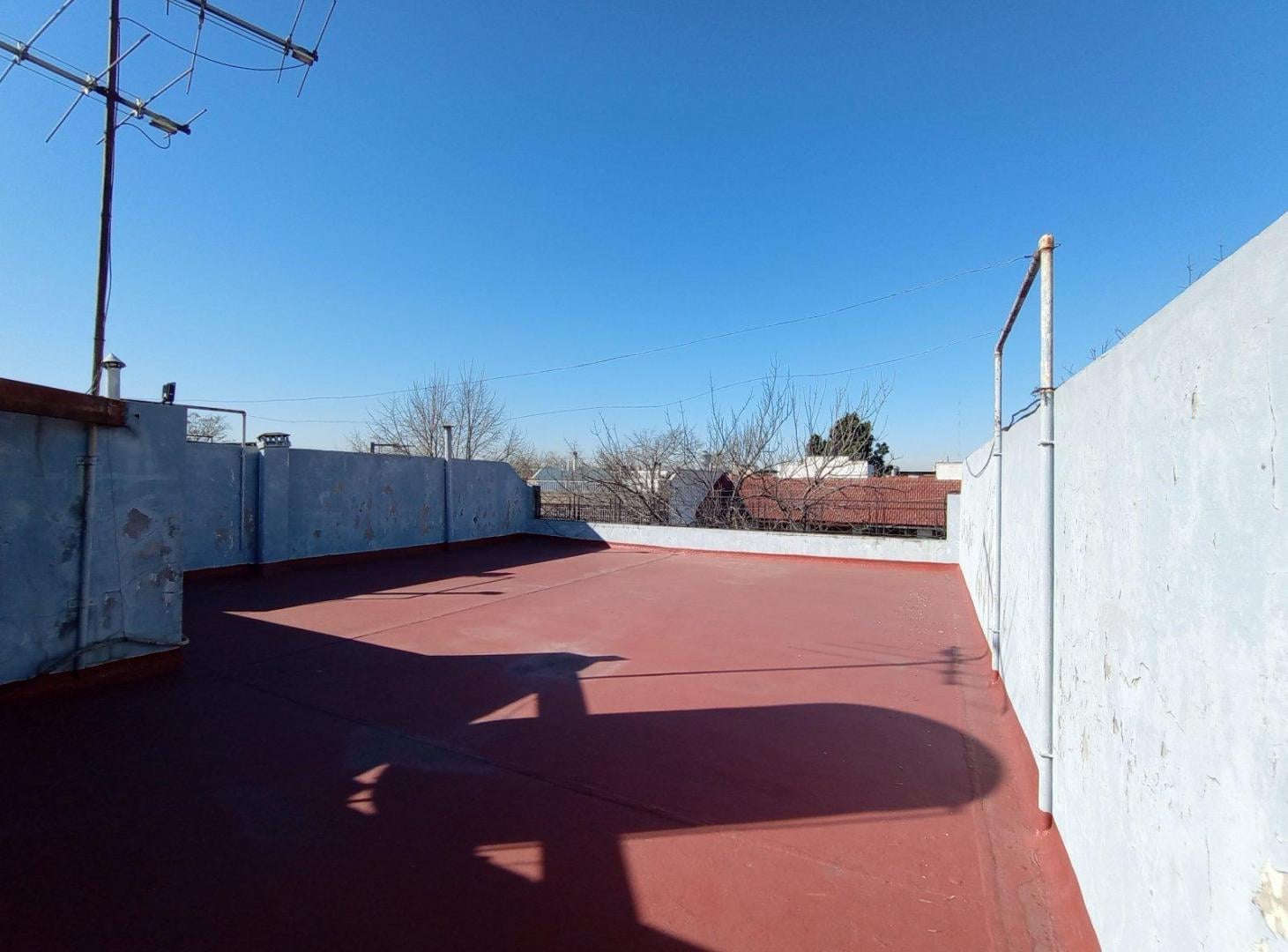 Foto de PH 2 ambientes con patio y terraza en Venta en Pompeya, imagen 4