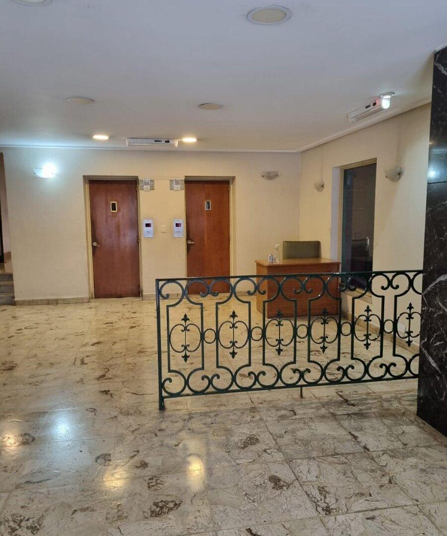 Foto de Venta precioso departamento de tres ambientes con dependencia y baño de, imagen 3