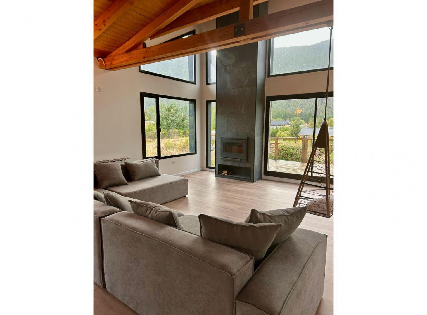 (065) LAGO PUELO Casa PREMIUM de 341mts2, con 1000 m2 de terreno en Villa del Lago