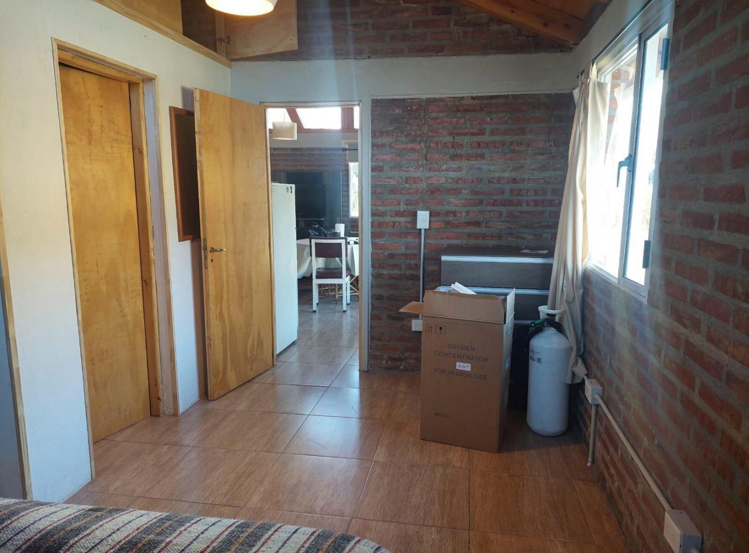 Foto de (064) Lago Puelo | Casa y Galpón de 216 m² sobre Ruta 16 con frente, imagen 5