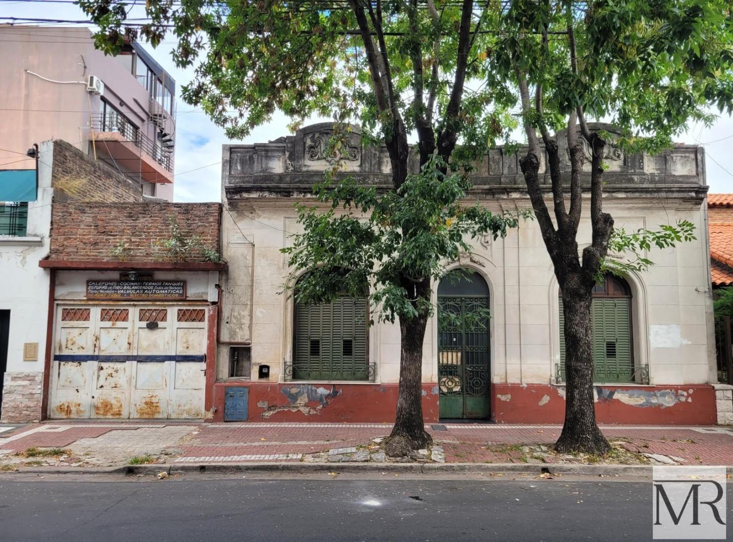 Foto de NUEVO PRECIO Casa a refaccionar con Gran Cochera sobre dos lotes, imagen 1