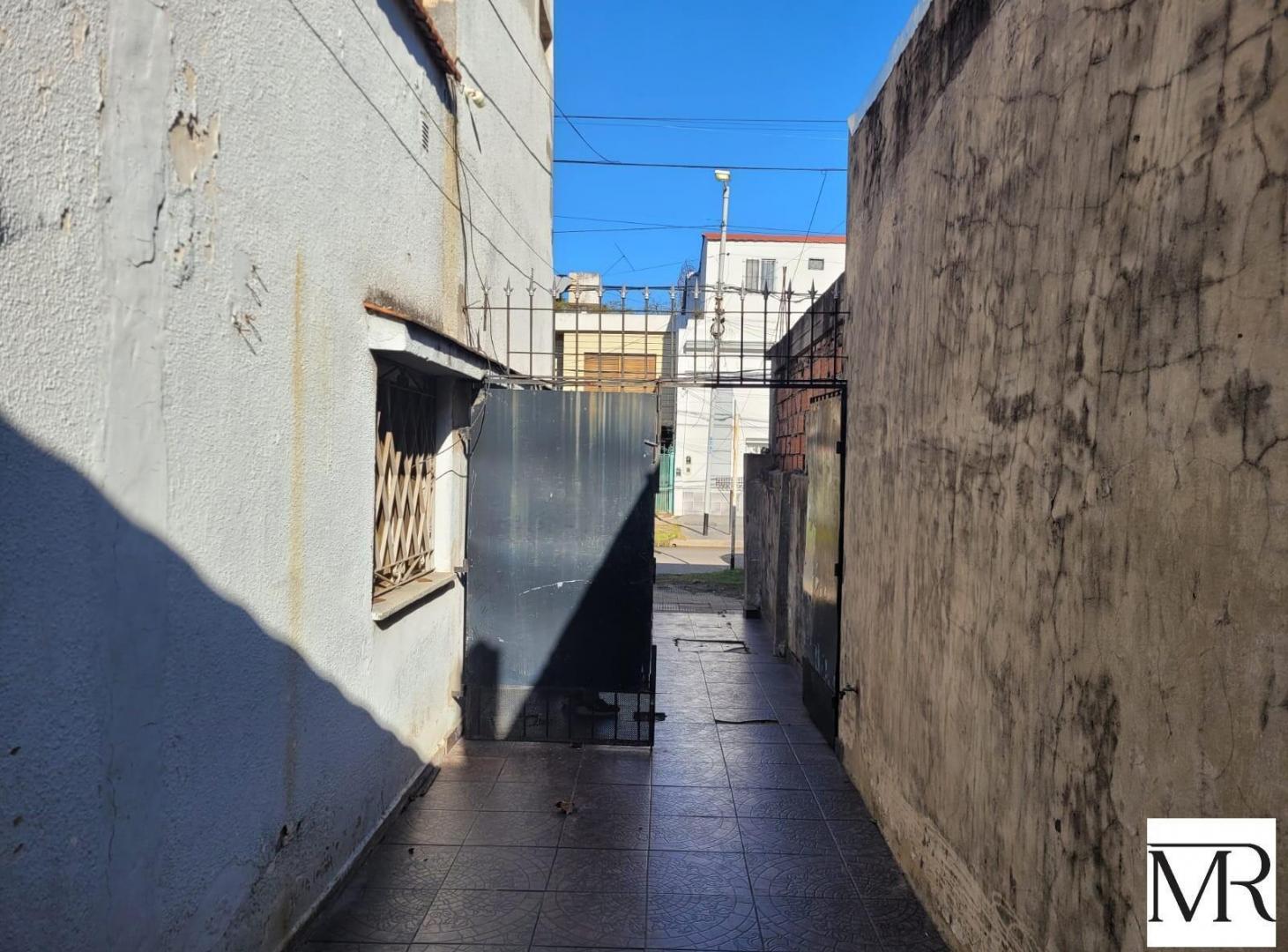 Foto de PH 4 ambientes en venta en Wilde con gran Parque y Quincho, imagen 4