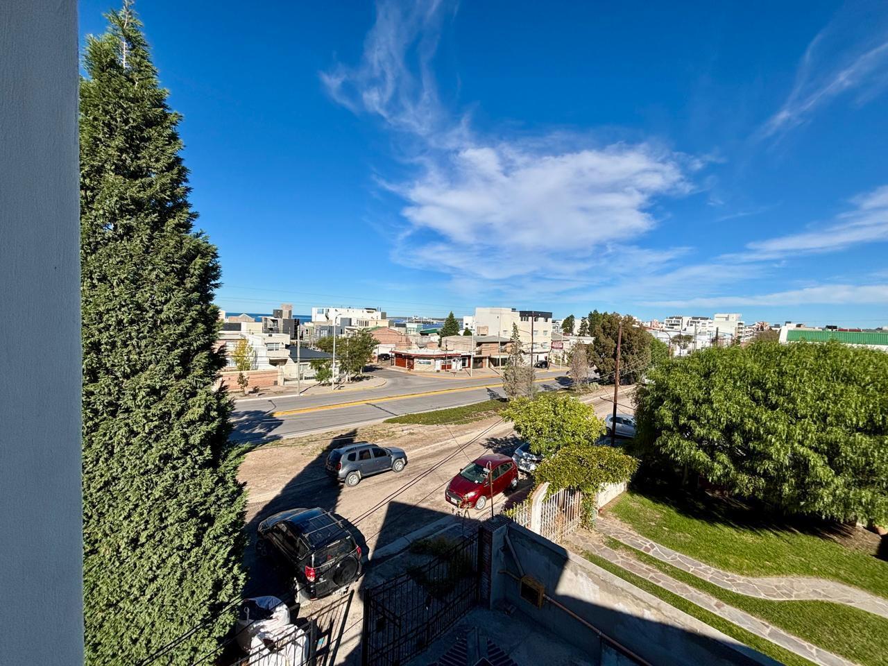 Foto de DEPARTAMENTO 2 AMBIENTES - 1er PISO DTO "2" -La Triniad 68- Madryn, imagen 1