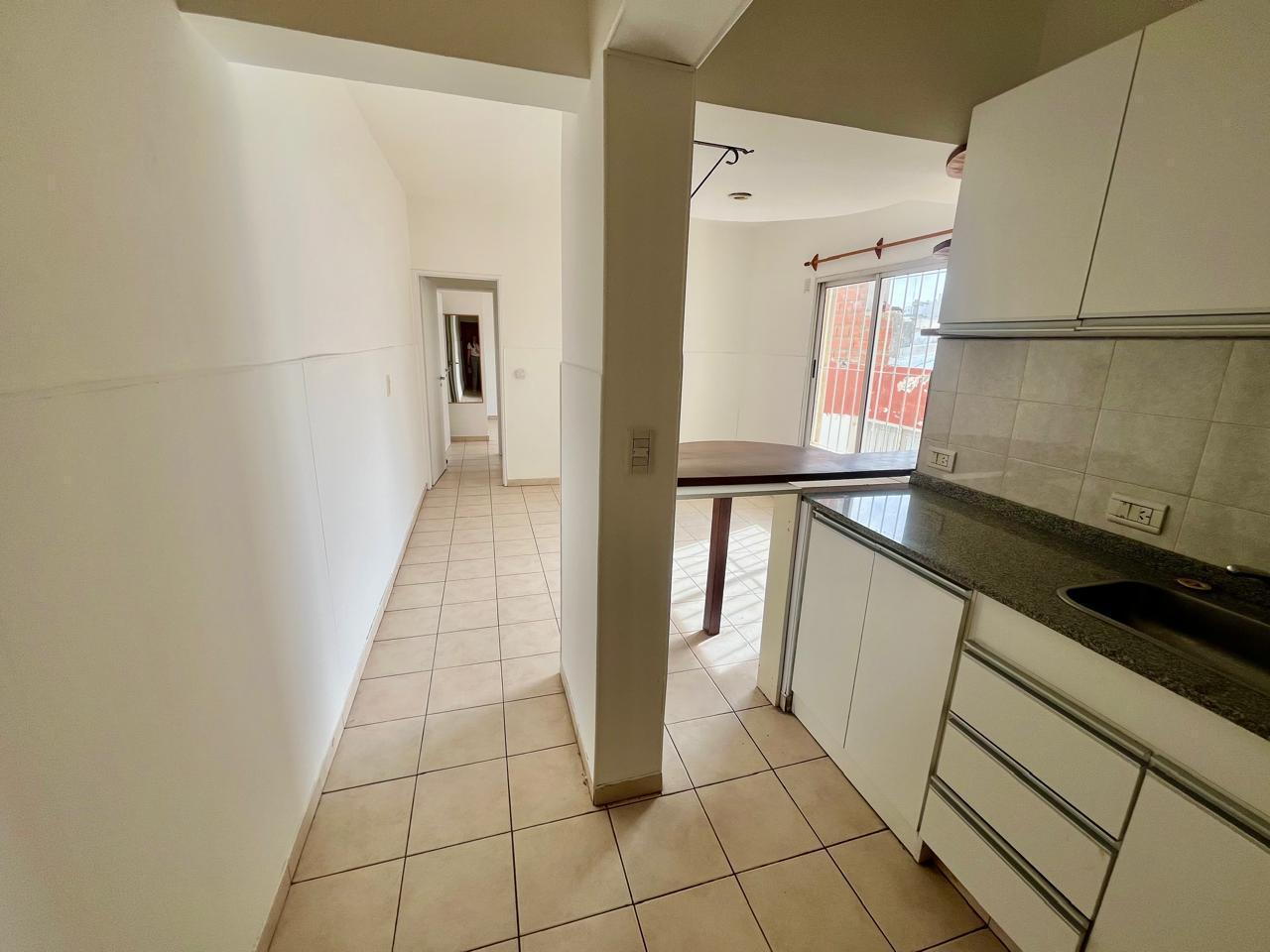 Foto de DEPARTAMENTO 2 AMBIENTES - 9 DE JULIO 227 2°- ZONA CENTRO - PTO MADRYN, imagen 1