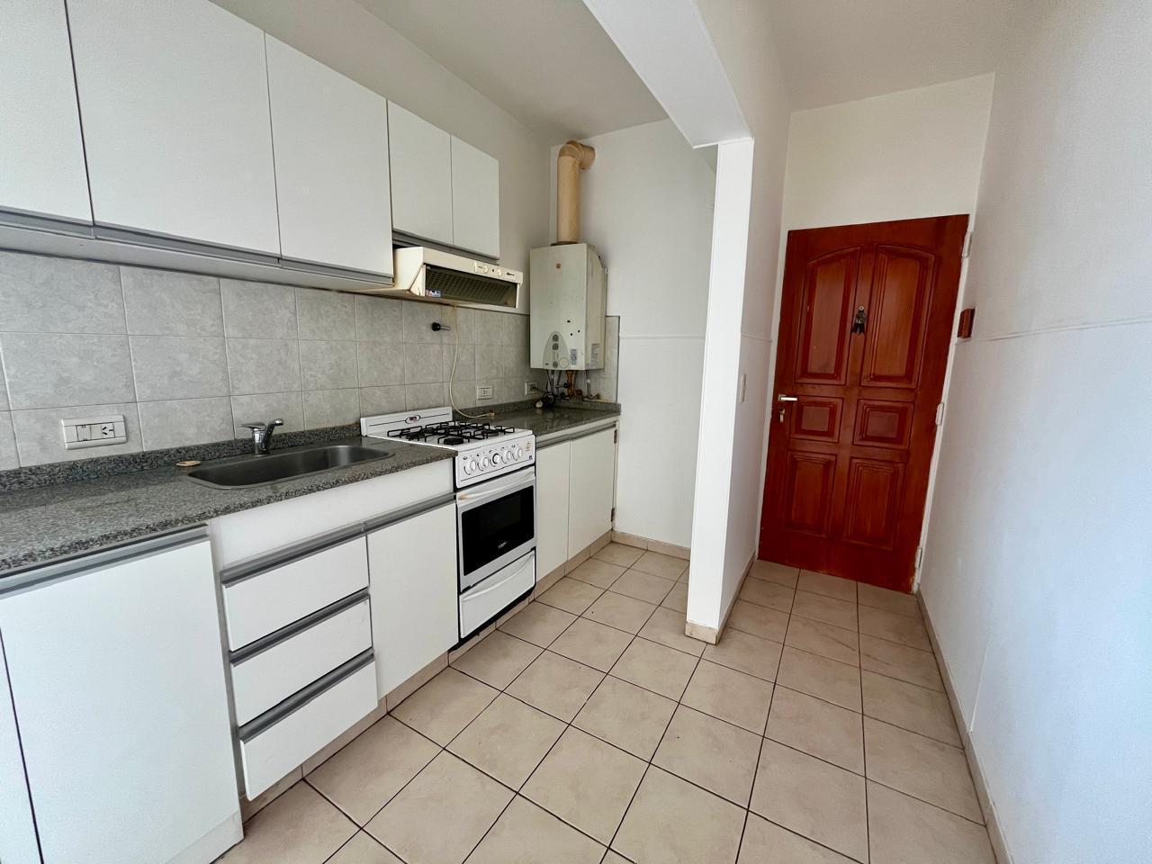 Foto de DEPARTAMENTO 2 AMBIENTES - 9 DE JULIO 227 2°- ZONA CENTRO - PTO MADRYN, imagen 3