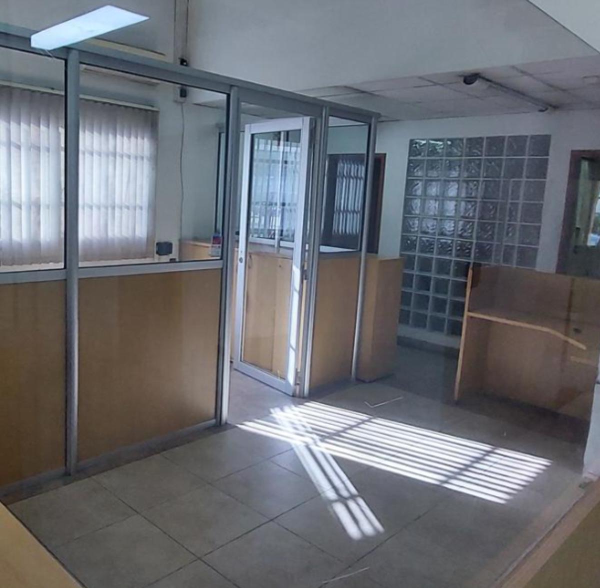 Foto de Venta de galpón (industrial o comercial), imagen 2