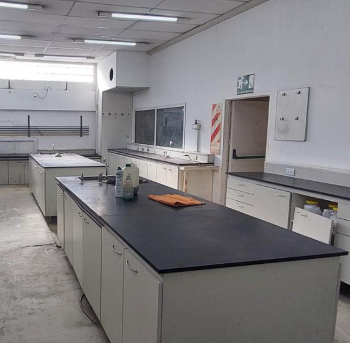 Venta de Galpón (Industrial o Comercial) 3