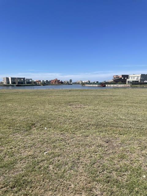 Lote en Barrio Privado Villalobos.