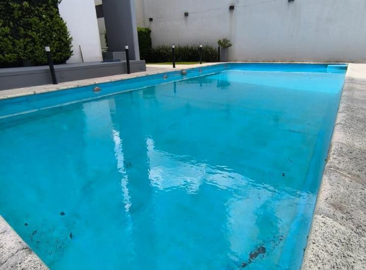 Se alquila piso completo 1