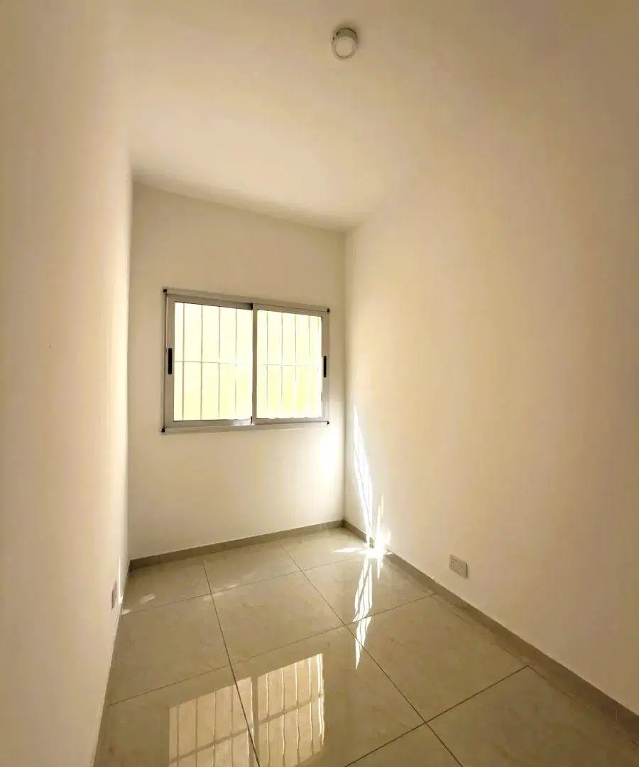 SE VENDE CASA TIPO PH EN LANÚS CENTRO (3 AMBIENTES, TERRAZA PROPIA, SIN EXPENSAS, 85 m2, EXCELENTE). 5
