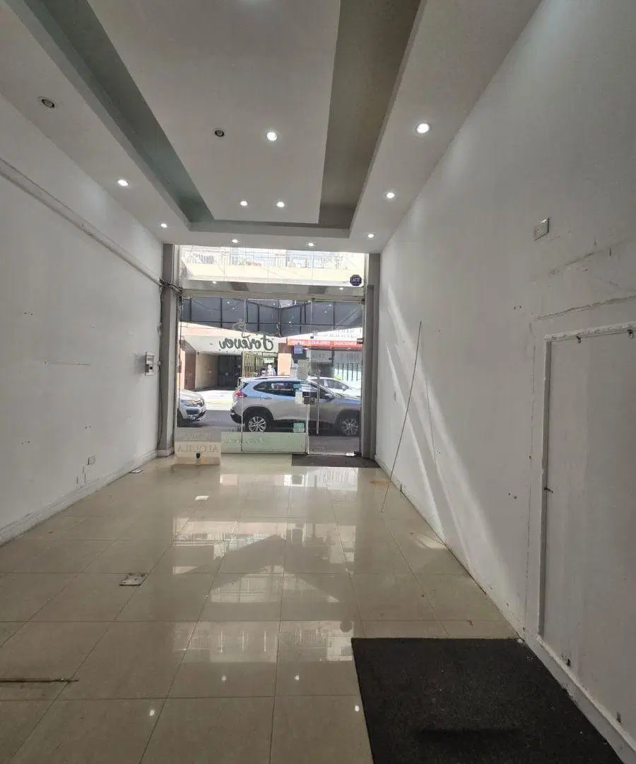 Se alquila local de 40 m2 3