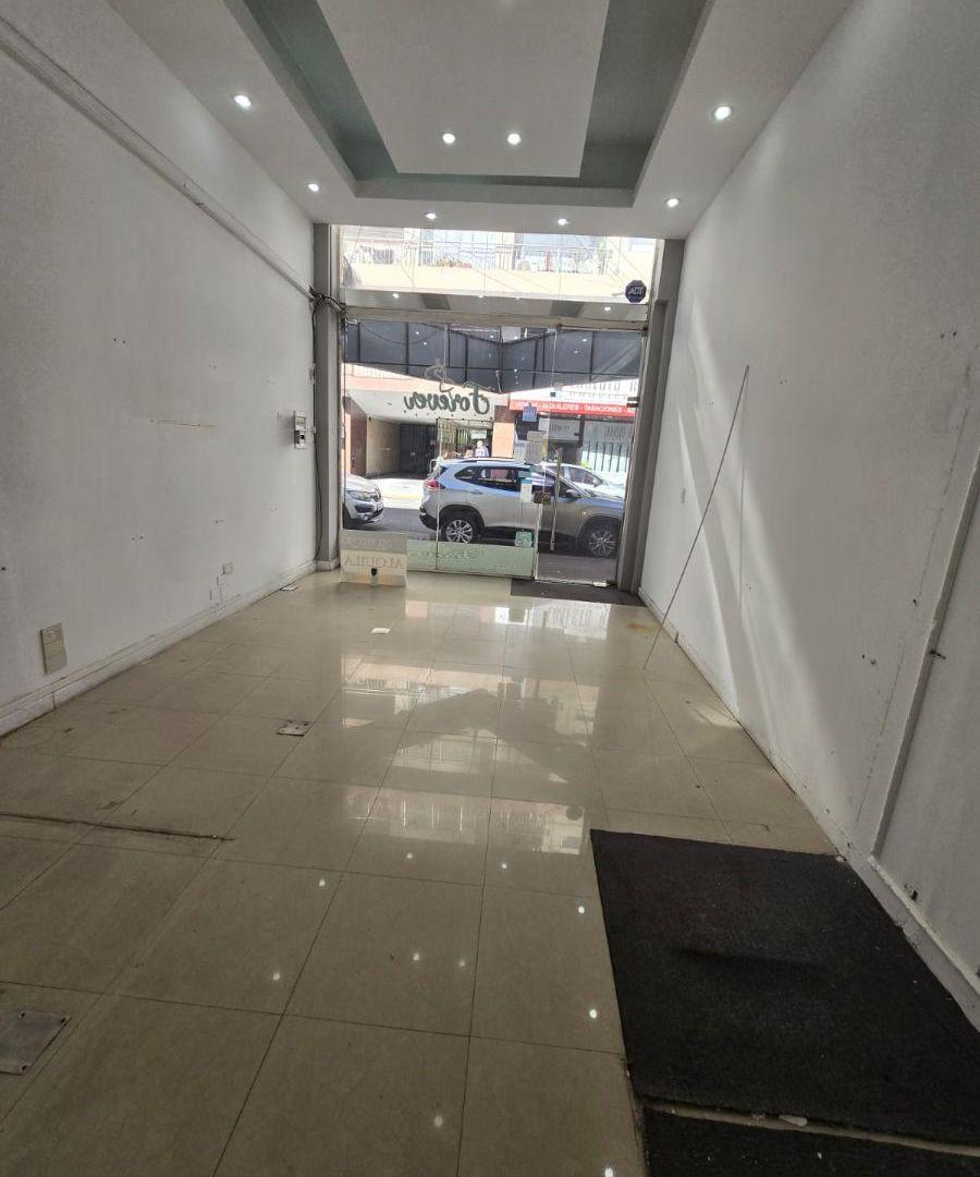Se alquila local de 40 m2