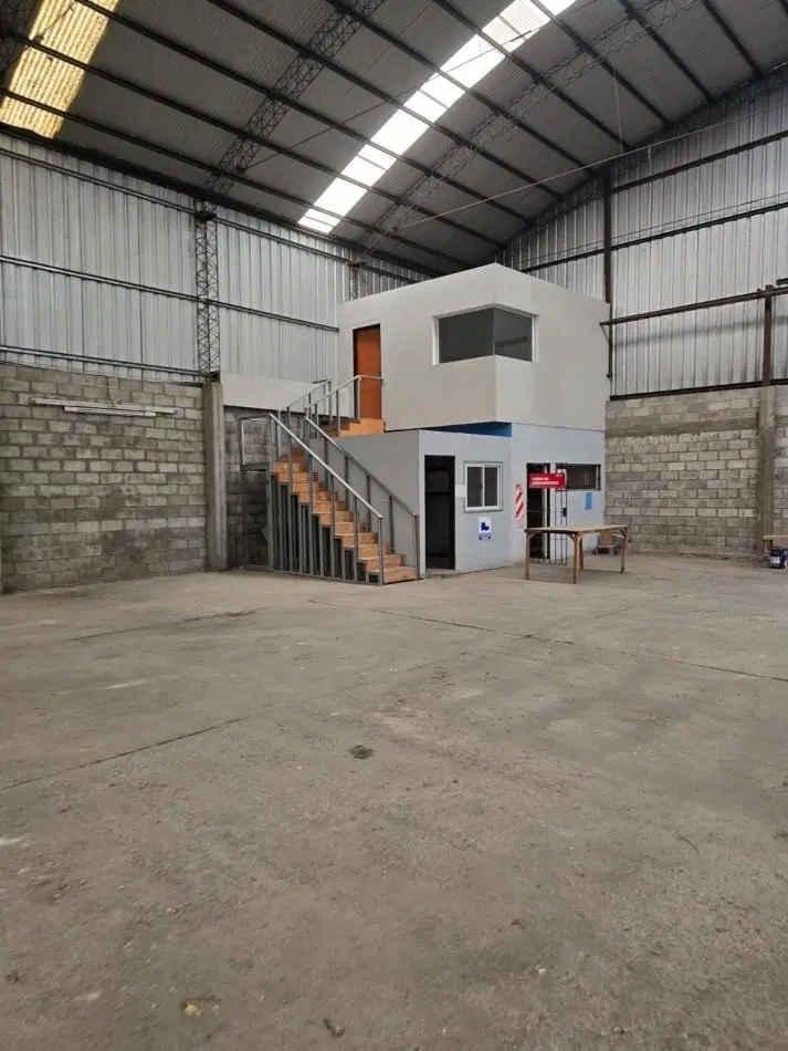se alquila Galpon de 800 m2 2