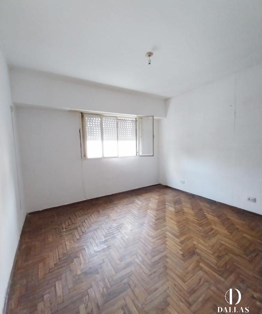Foto de DEPARTAMENTO 3 DORMITORIOS Y PATIO EN CENTRO, imagen 4