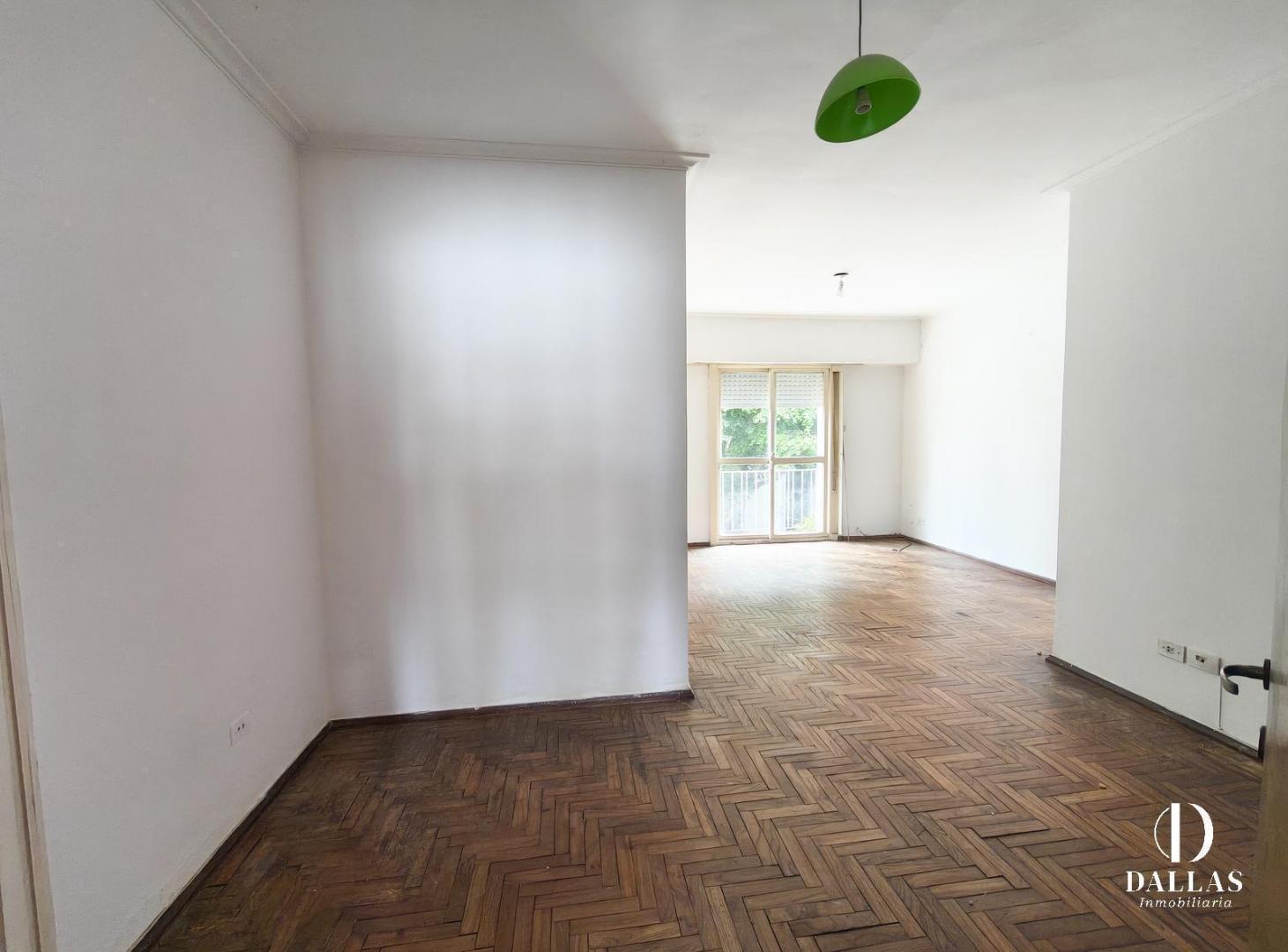 Foto de DEPARTAMENTO 3 DORMITORIOS Y PATIO EN CENTRO, imagen 1