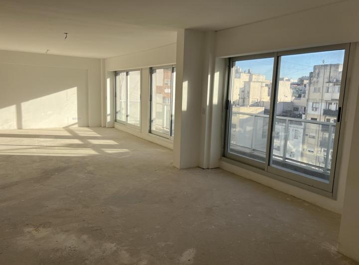 Oficina a estrenar planta libre en piso 9 – 150 m² en Recoleta