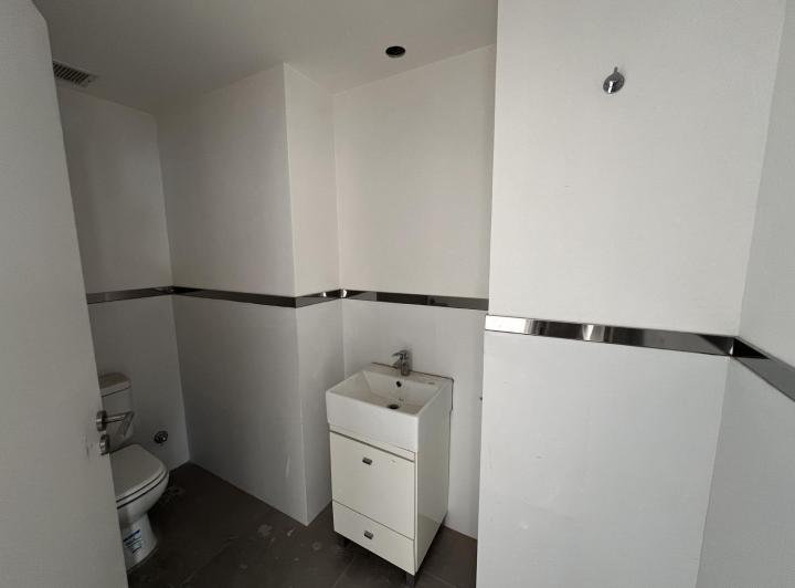 Foto de Oficina a estrenar planta libre en piso 9 – 150 m² en Recoleta, imagen 4
