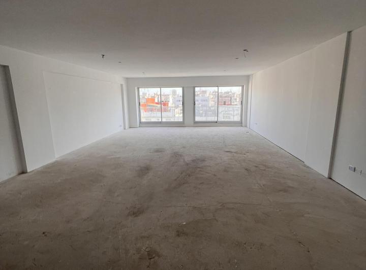 Foto de Oficina a estrenar planta libre en piso 10 – 87 m² en Recoleta, imagen 2