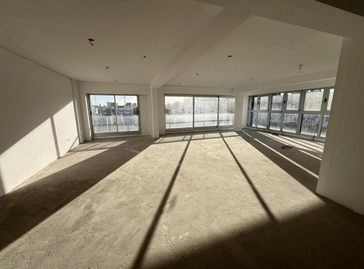 Oficina a estrenar planta libre en piso 11 – 98 m² en Recoleta