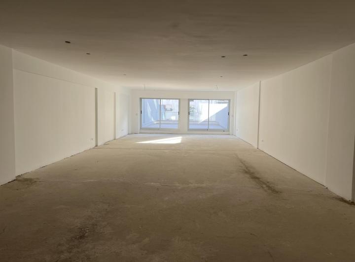 Oficina a estrenar con terraza propia – 180 m² en Recoleta