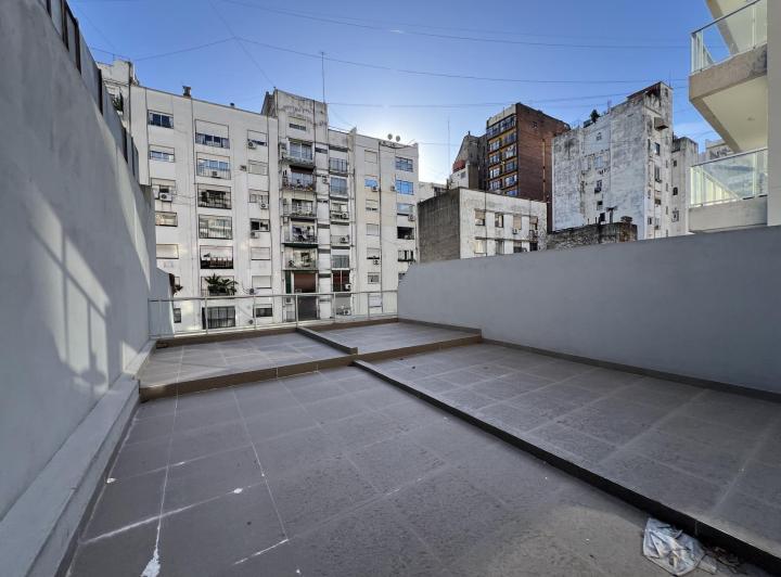 Oficina a estrenar con terraza propia – 180 m² en Recoleta
