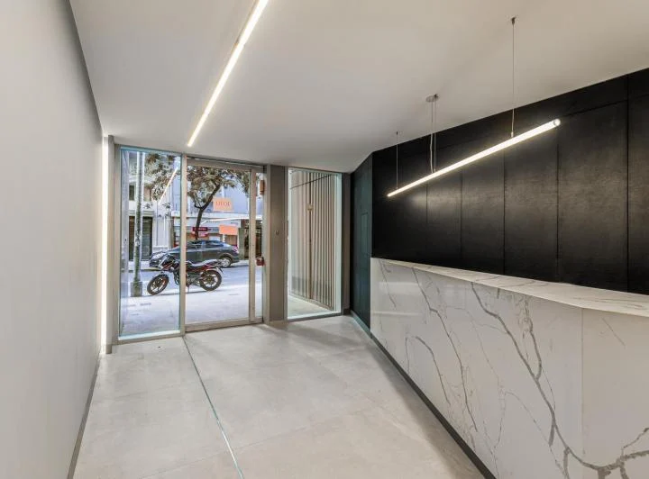 Foto de Oficina a estrenar planta libre en piso 10 – 87 m² en Recoleta, imagen 3