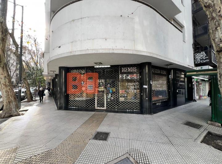 Local Av. Santa Fe 3099 esq. Sanchez de Bustamante 1