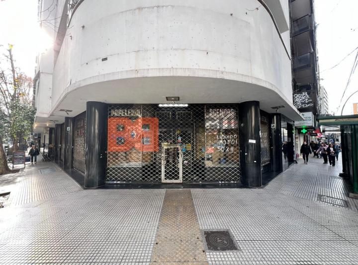 Local Av. Santa Fe 3099 esq. Sanchez de Bustamante 5