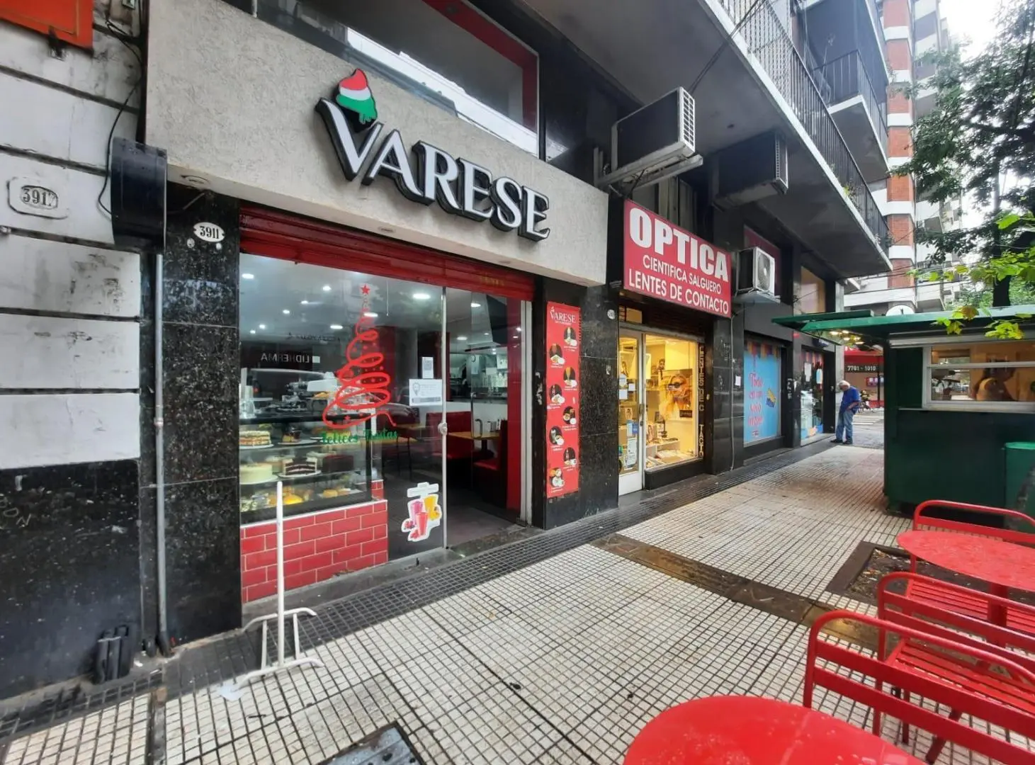 Local en Av. Corrientes 3911 2