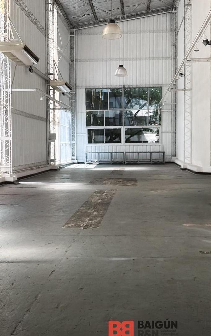 espacio para oficinas gimnasio showroom en la imprenta