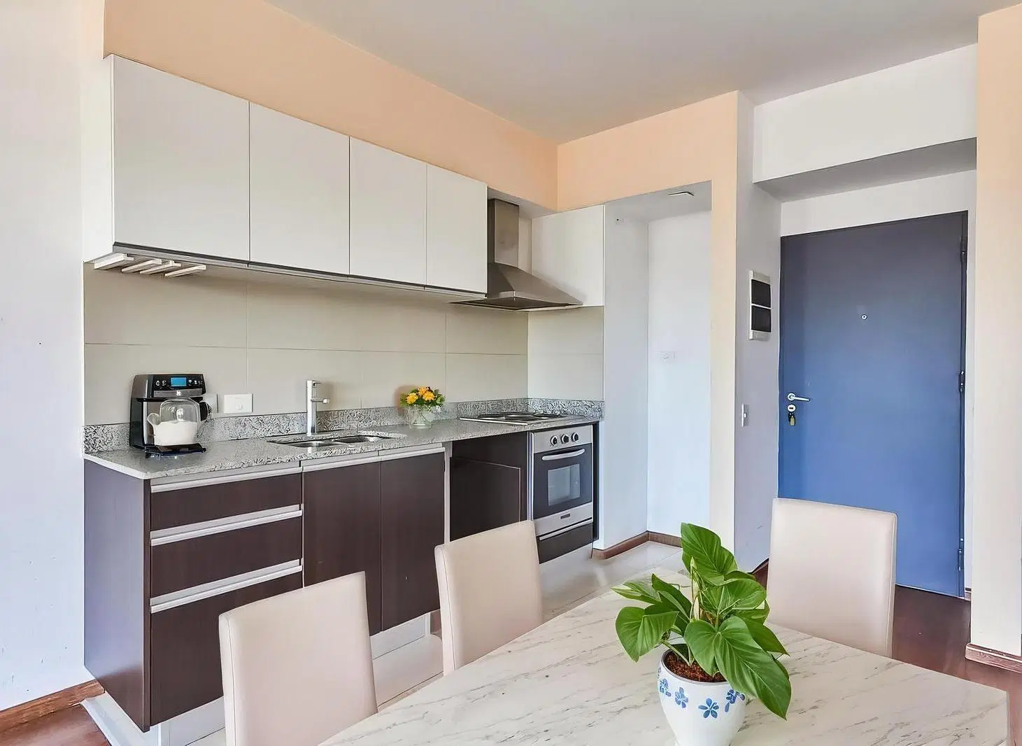 EN EDIFICIO NUEVO - VENTA CON RENTA 4
