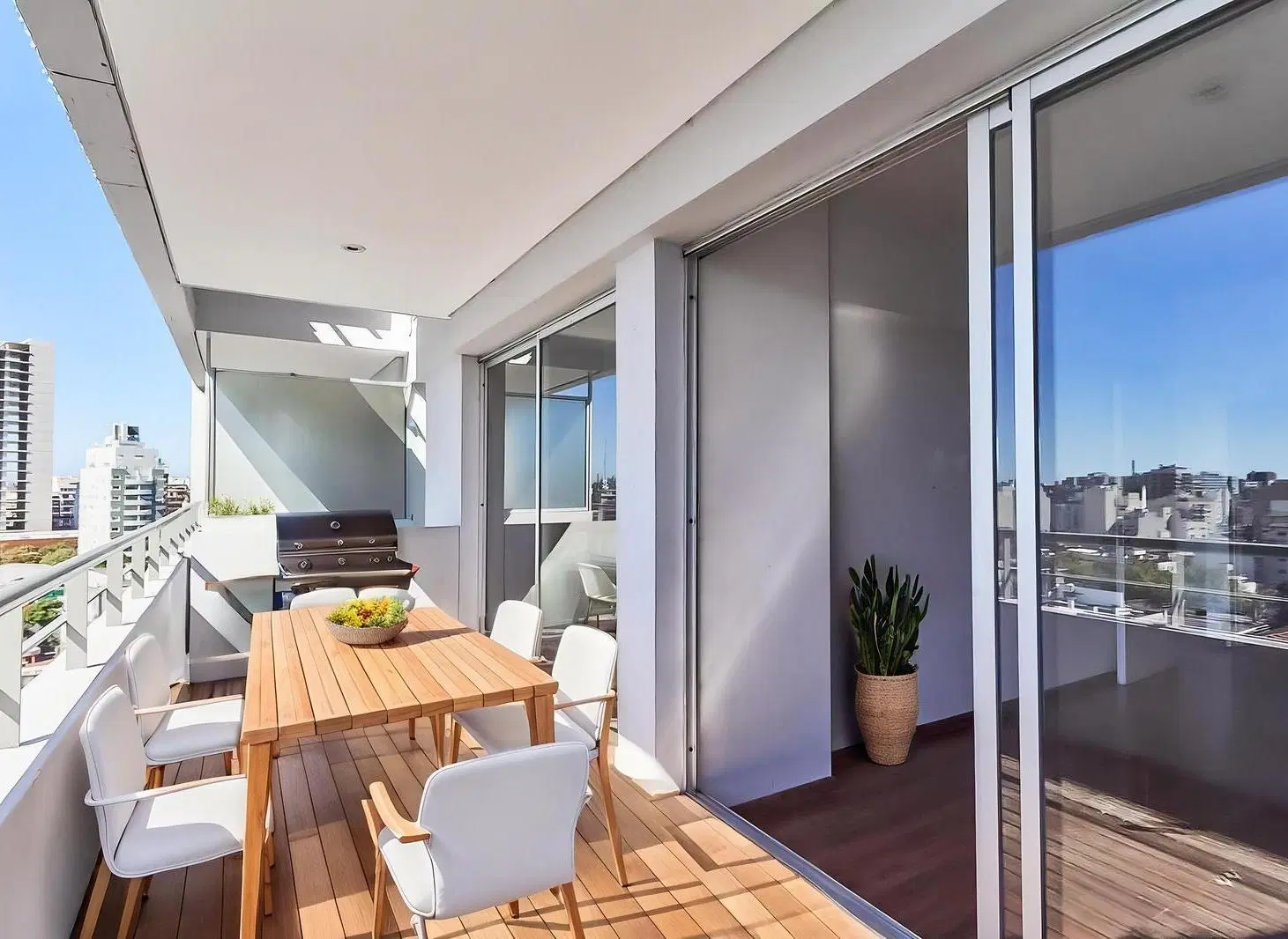 EN EDIFICIO NUEVO - VENTA CON RENTA 5
