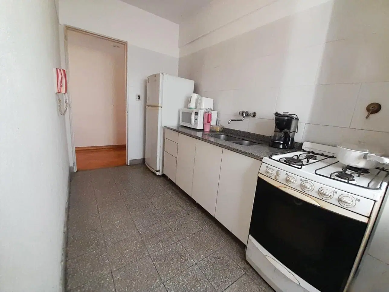 Departamento con cochera en Villa del Parque 5