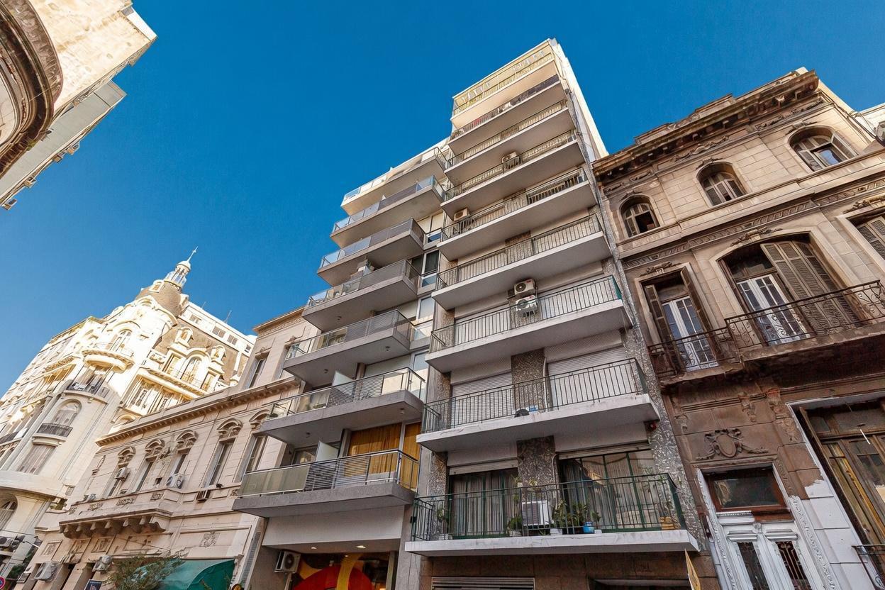 VENTA DEPTO 3 AMBIENTES C/BALCON EN TRIBUNALES, APTO CREDITO.