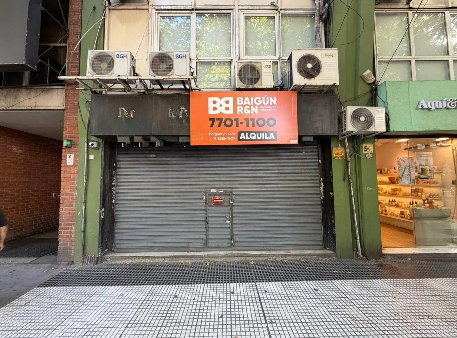 Local en Av. Santa Fe 2375 2